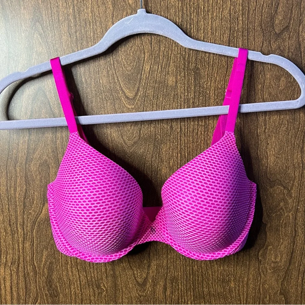 NWOT Victoria's Secret Uplift Semi Demi Multiway T-Shirt Bra Pink fish net 32DD